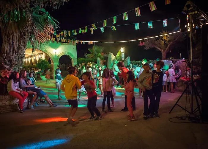 Complejo Turistico Canadas Casas De Campo- Actividades Gratuitas Todos Fines De Semana カントリーハウス バーニョス・デ・モンテマヨール